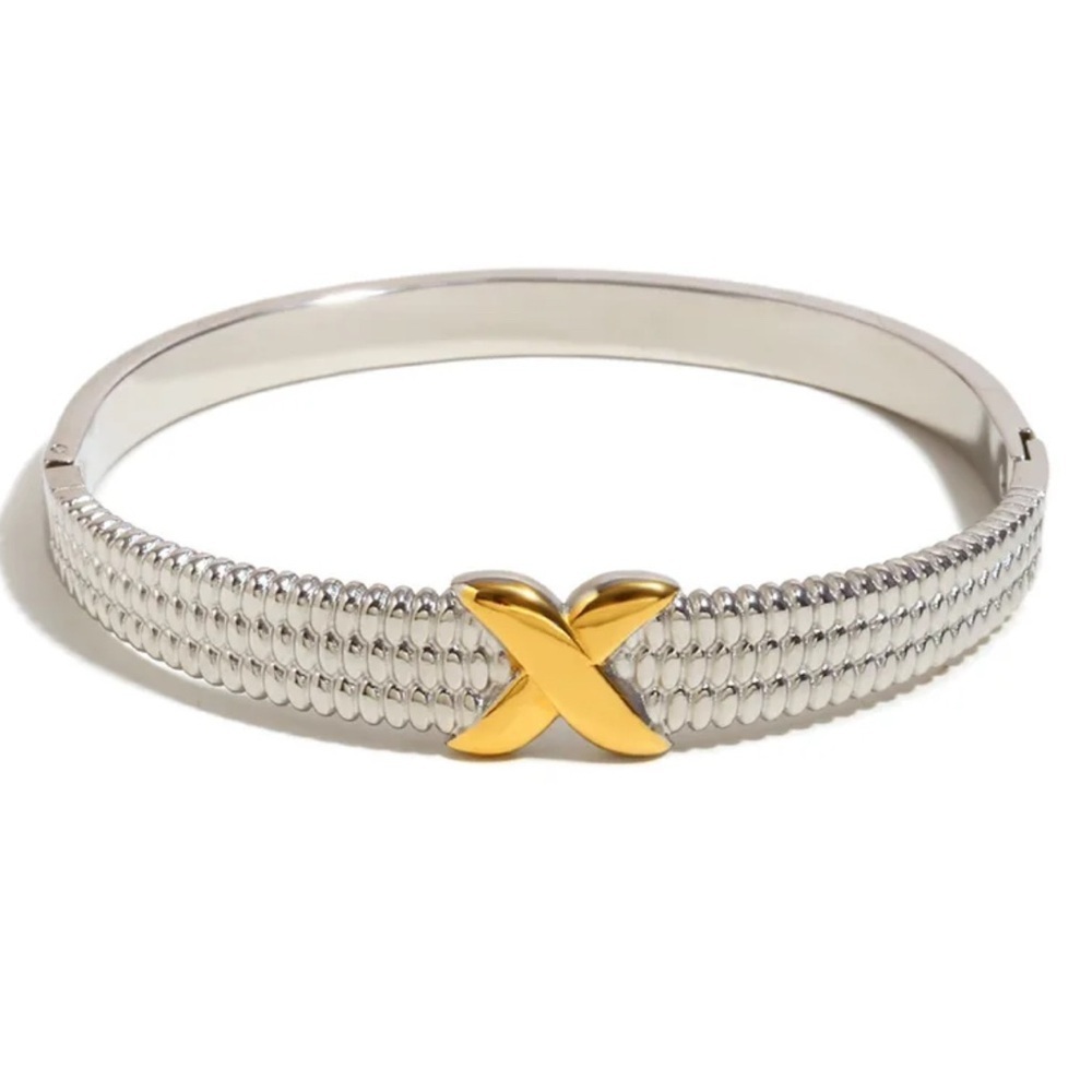 Elegant Silver and Gold Bracelet